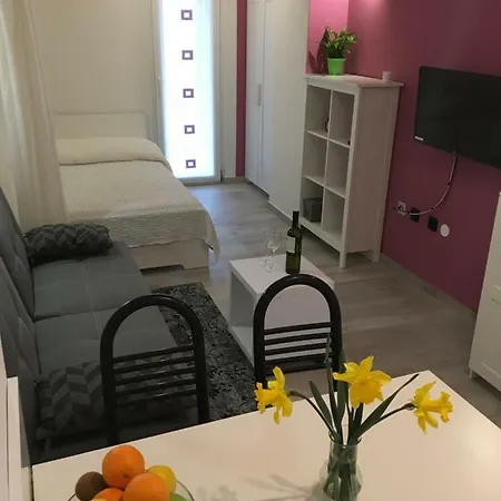 Martina ---80m From The Sea--- Пула