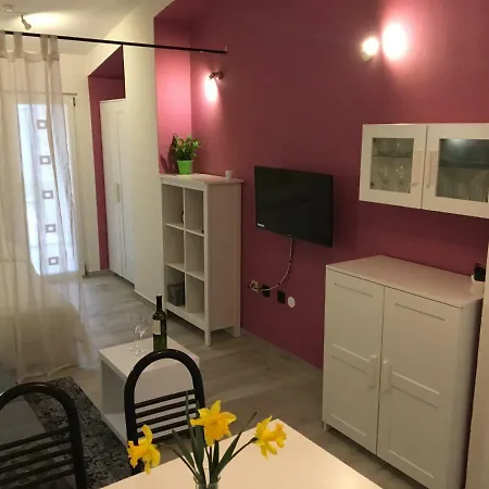 Martina ---80m From The Sea--- Апартаменти