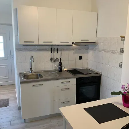 Apartment Martina ---80m From The Sea--- *