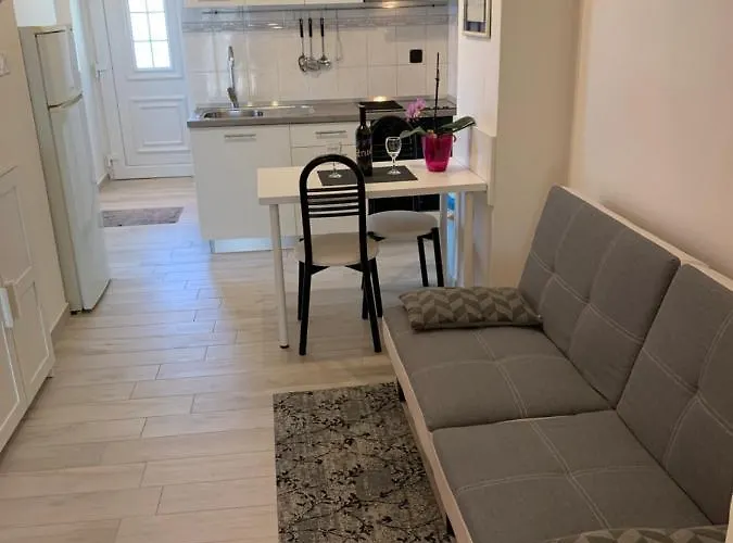 Apartment Martina ---80m From The Sea---