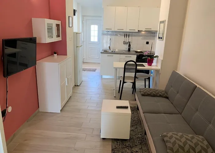 Apartment Martina ---80m From The Sea--- *